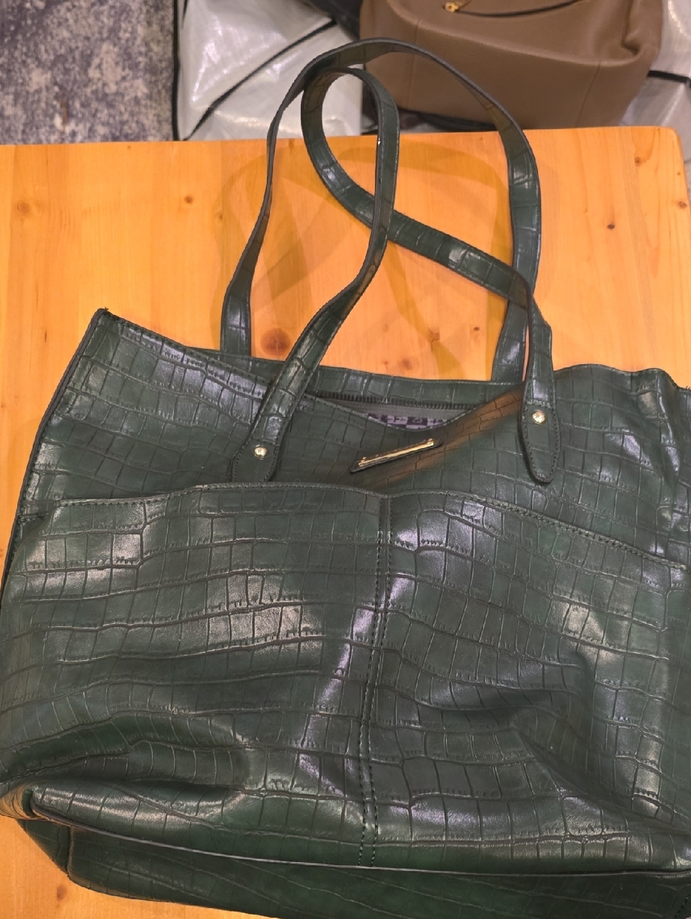 Croc-Embossed Dark Green Tote Bag - Classic Everyday Carry